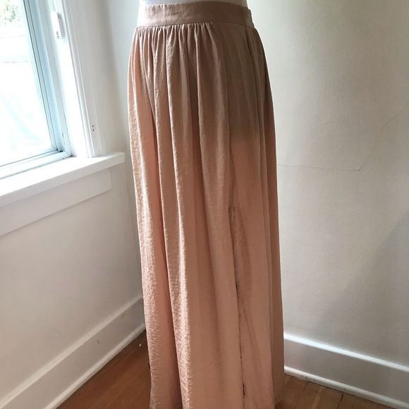 Victoria secret champagne pink skirt, size 0 - Picture 3 of 7